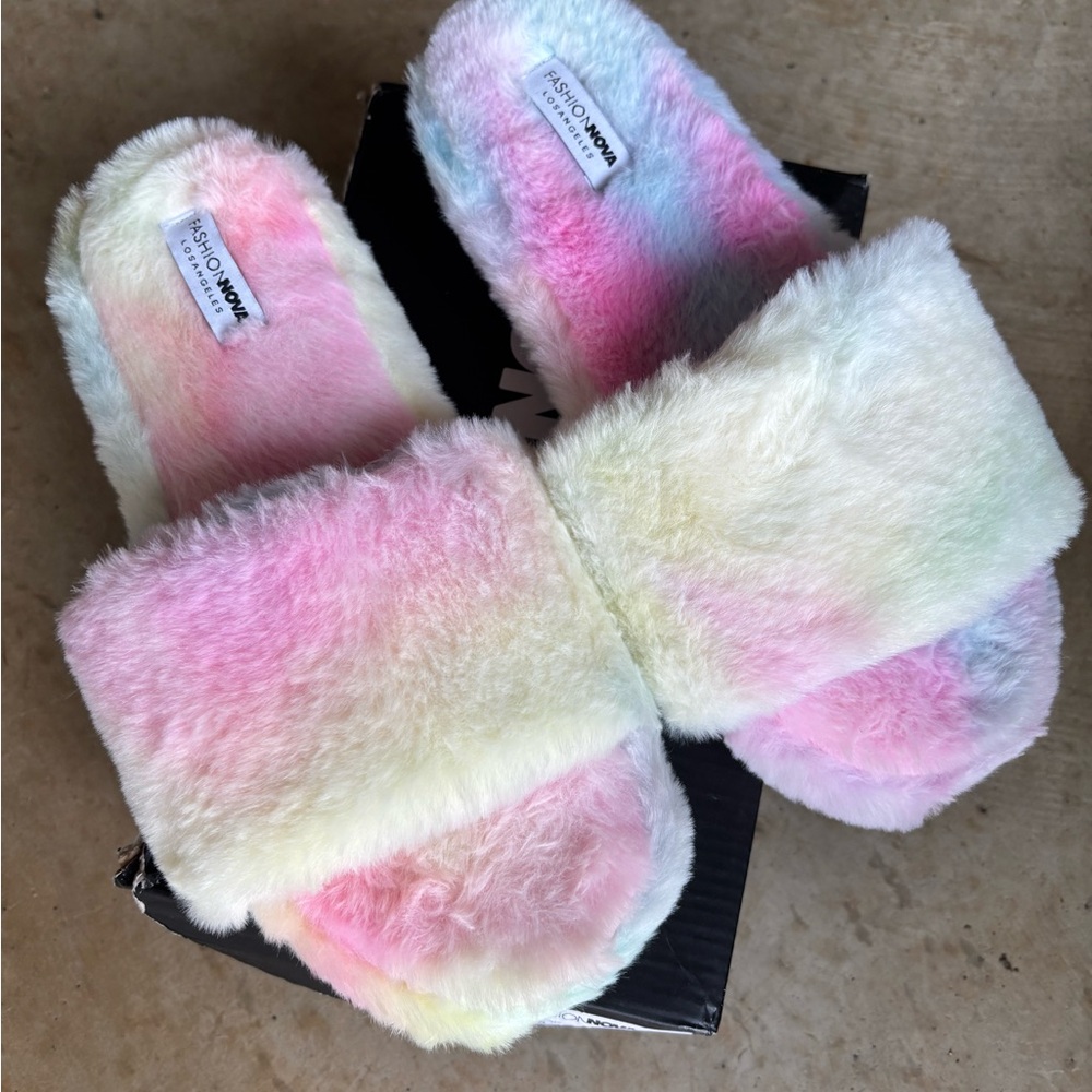 Fashion Nova slippers